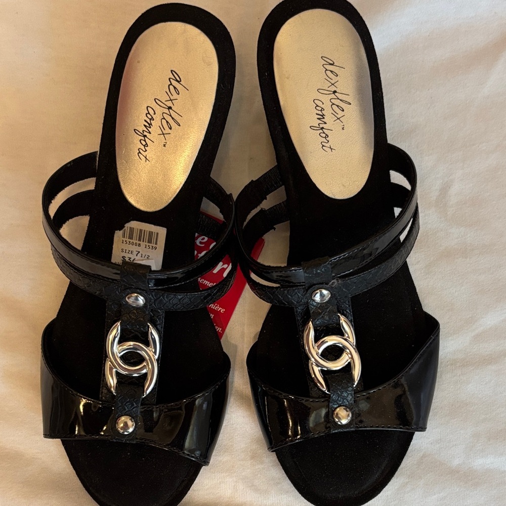 Sandals mules womens new size 7.5M dexflex black patent with Silver-Tone Rings